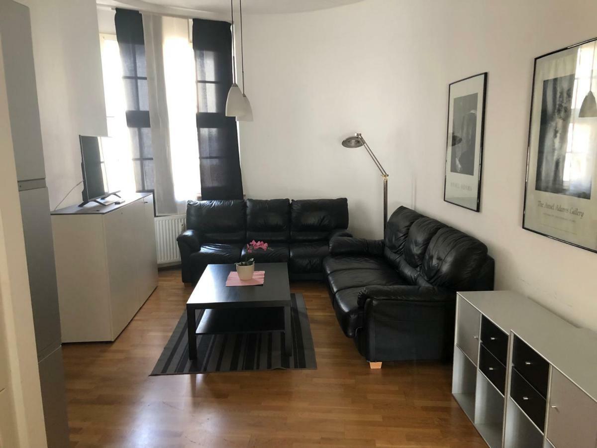 Ferienwohnung Mitten In Висбаден Экстерьер фото